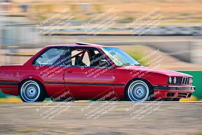 media/Oct-18-2025-Extreme Speed (Sat) [[d6d7e1fef1]]/Group 3 Purple/Session 3 (Turn 1)/